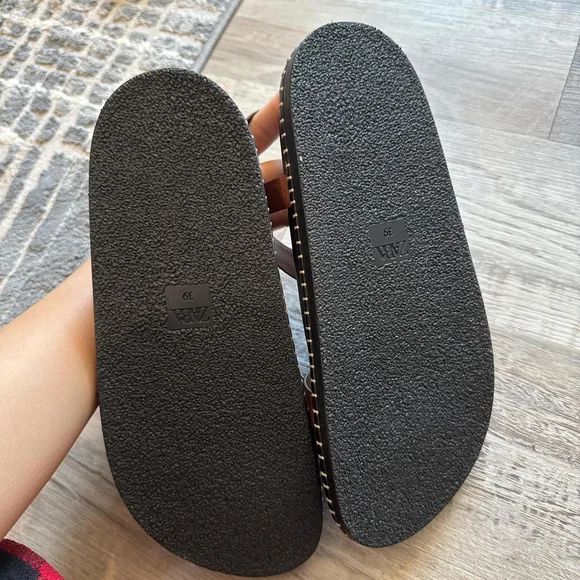 ZARA FLAT LEATHER SANDALS WITH CRISS-CROSS STRAPS - BRAND NEW WITH TAG- SIZE 8 o - Picture 5 of 8